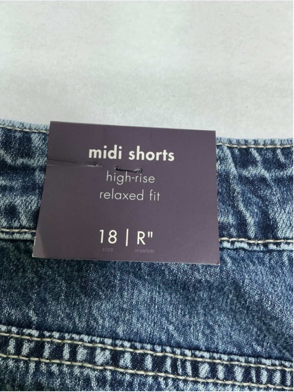 Womans NWT Ava & Viv Relaxed Fit Blue Jean Shorts Size 18 - Picture 5 of 10